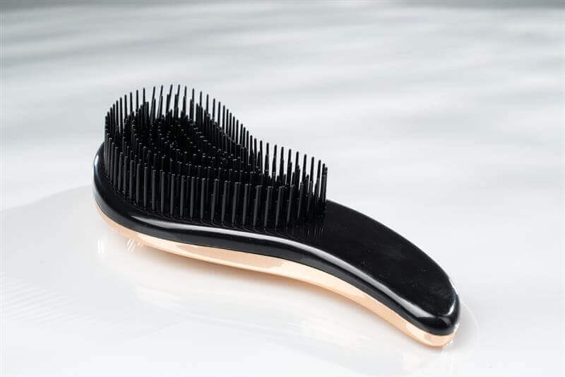 KÖ beauté Hair Brush Detangler für schmerzfreies Entknoten und Entwirren, geeignet für jeden Haartyp.