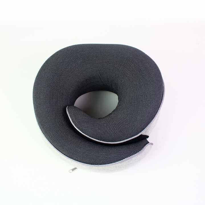 KÖ-HAIR Nackenkissen in ergonomischem Design für komfortablen Schlaf nach Haartransplantation, ideal für Reisen.