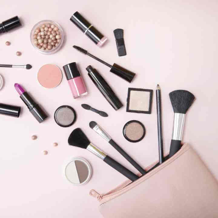Beauty Bag richtig packen – Pflegeprodukte für unterwegs