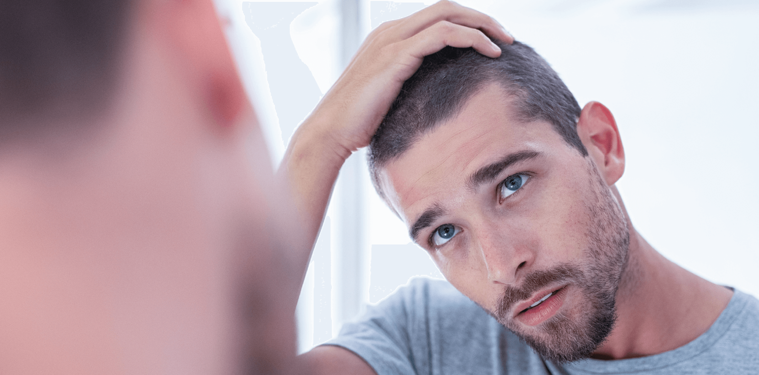 Haarausfall mit 20: Ursachen, Lösungen und wie KÖSMETIK Ihnen helfen kann