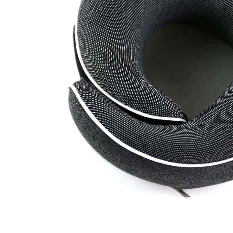 KÖ-HAIR Nackenkissen in grau mit ergonomischem Design für optimalen Schlafkomfort nach Haartransplantation.